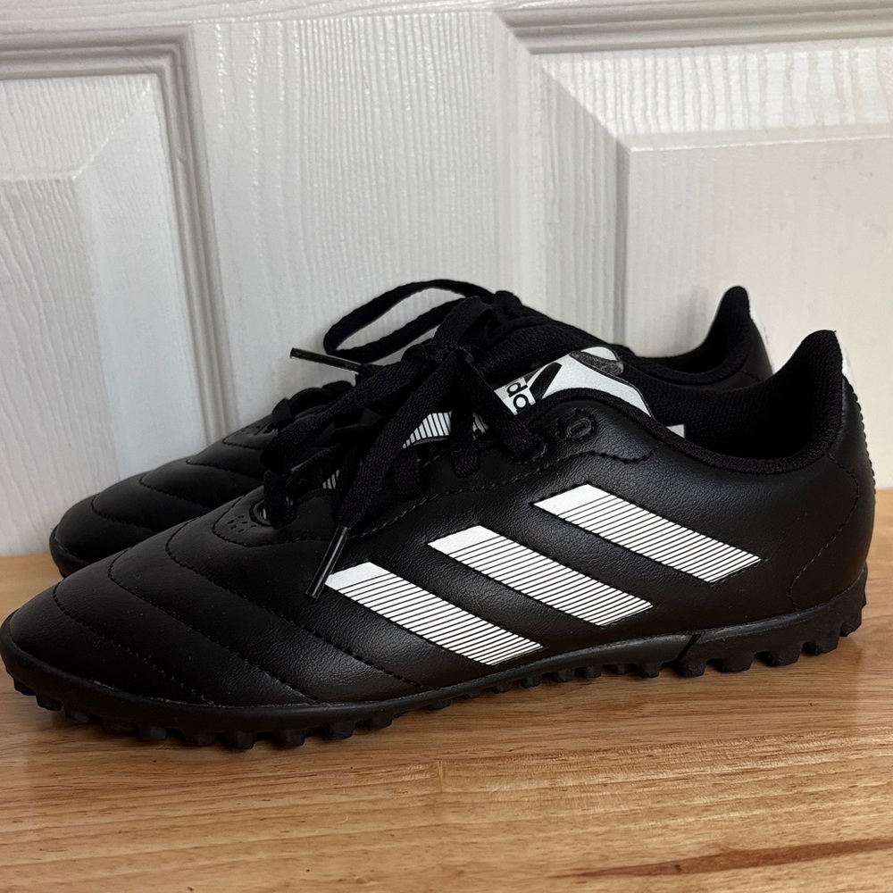 Adidas Black White Turf Shoes-Child Goletto VIII Turf Soccer Shoe size 4.5
